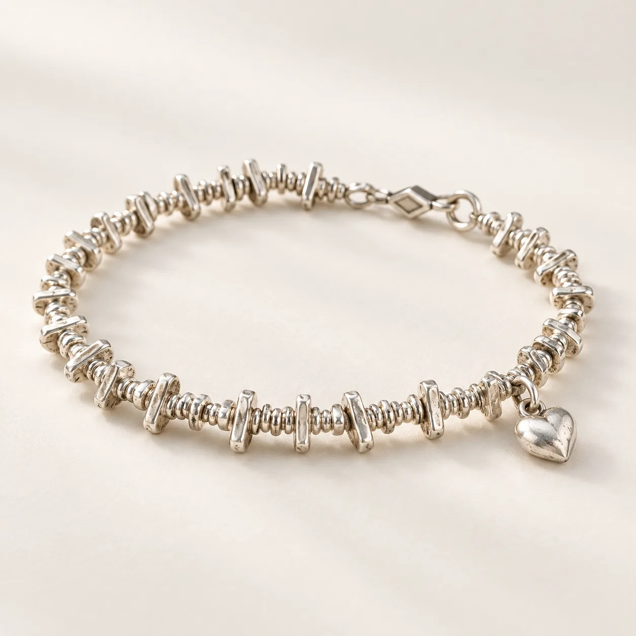 Geometric Silver Heart Bracelet detail 5