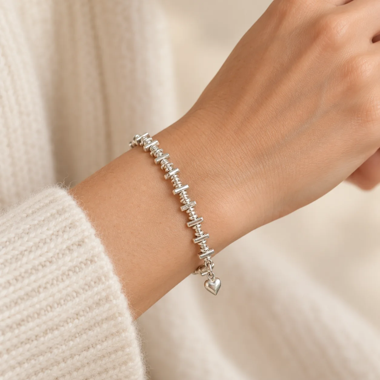 Geometric Silver Heart Bracelet detail 6