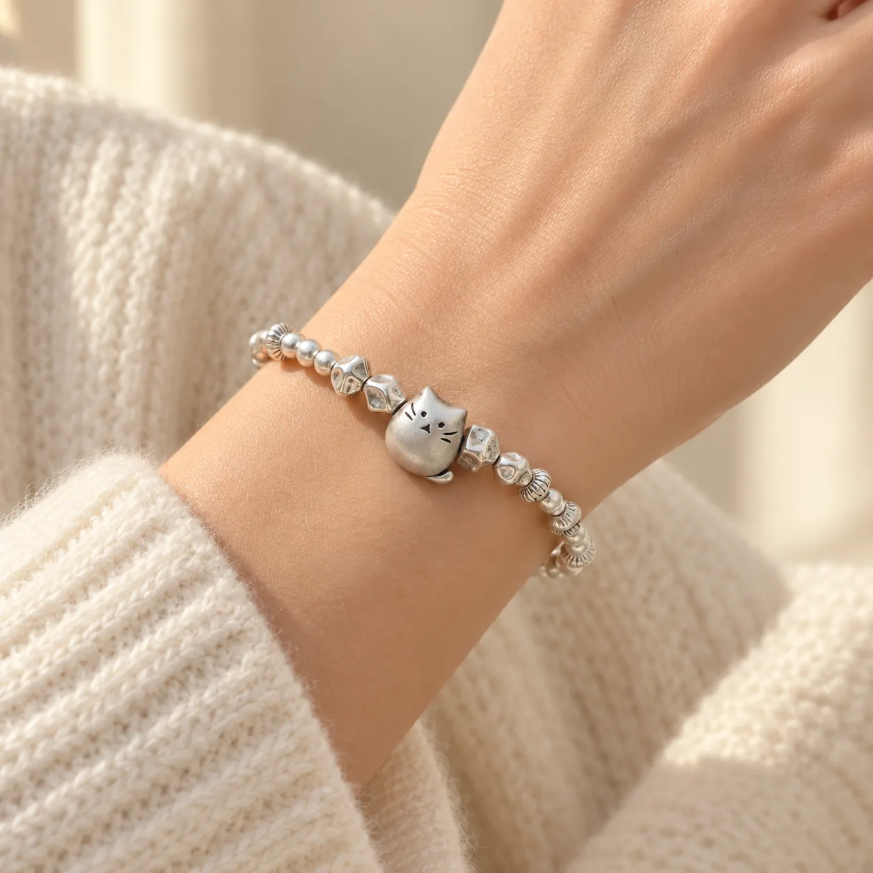 Silver Cat Bracelet detail 3