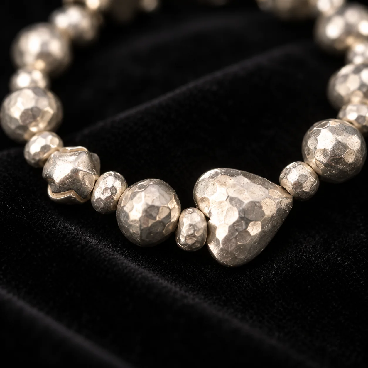Hammered Heart Silver Bracelet detail 5