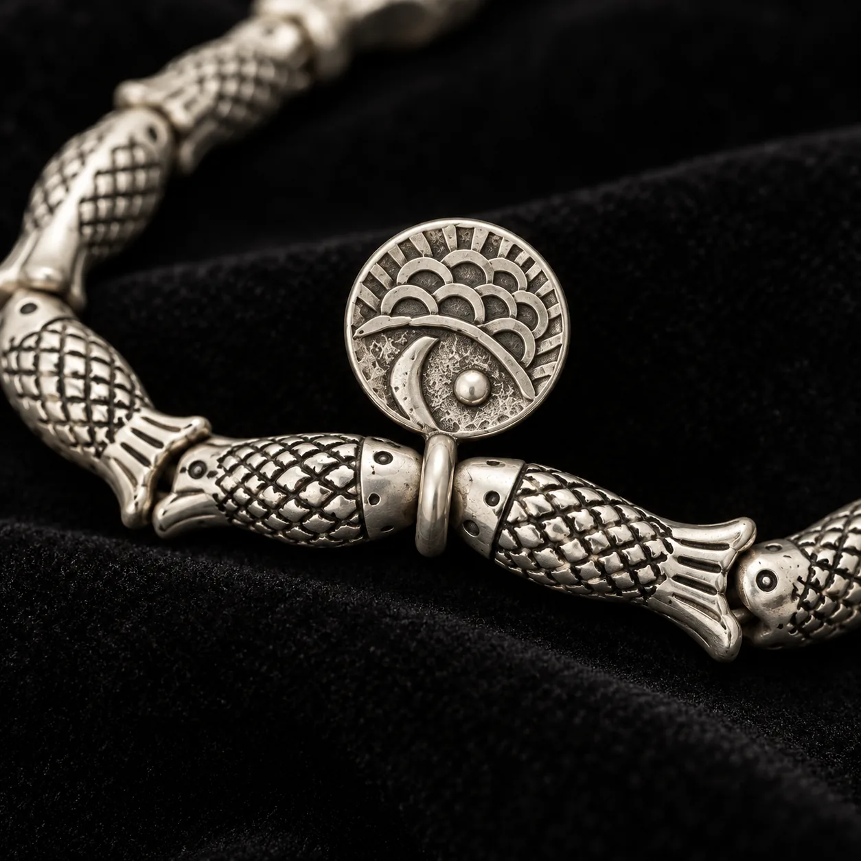 Vintage Lucky Fish Bracelet detail 5