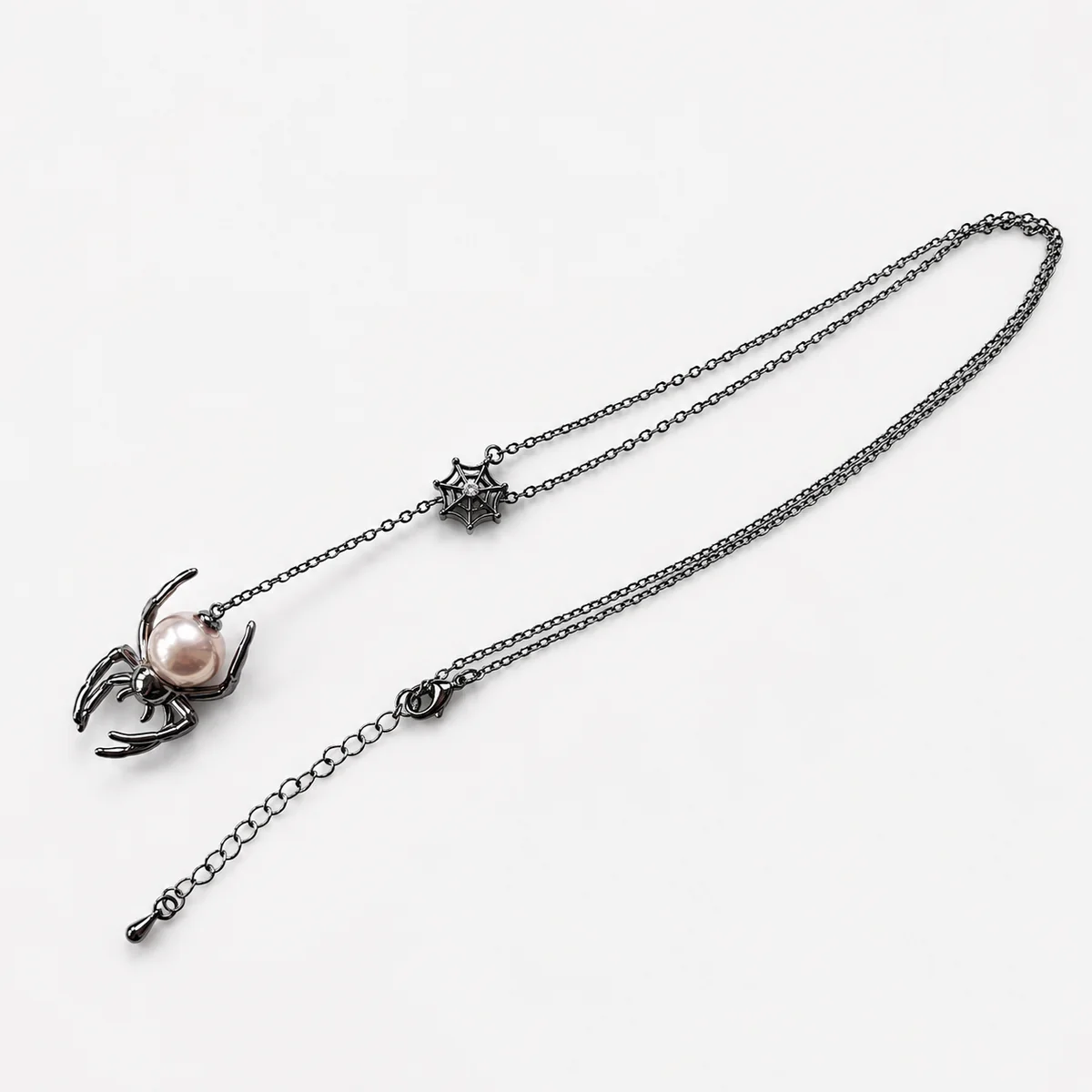 Dark Spider Edison Pearl Y-Necklace product view