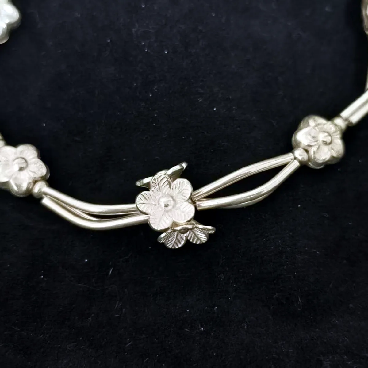 Floral Link Double-Strand Bracelet detail 3