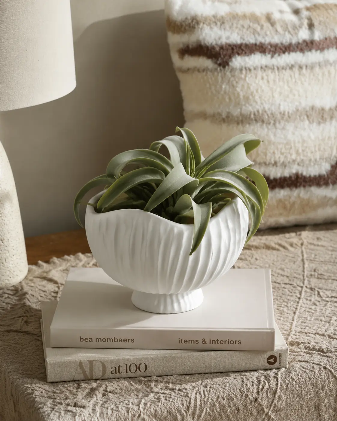 TRIJORA Organic Wave Ceramic Vase Collection detail 5