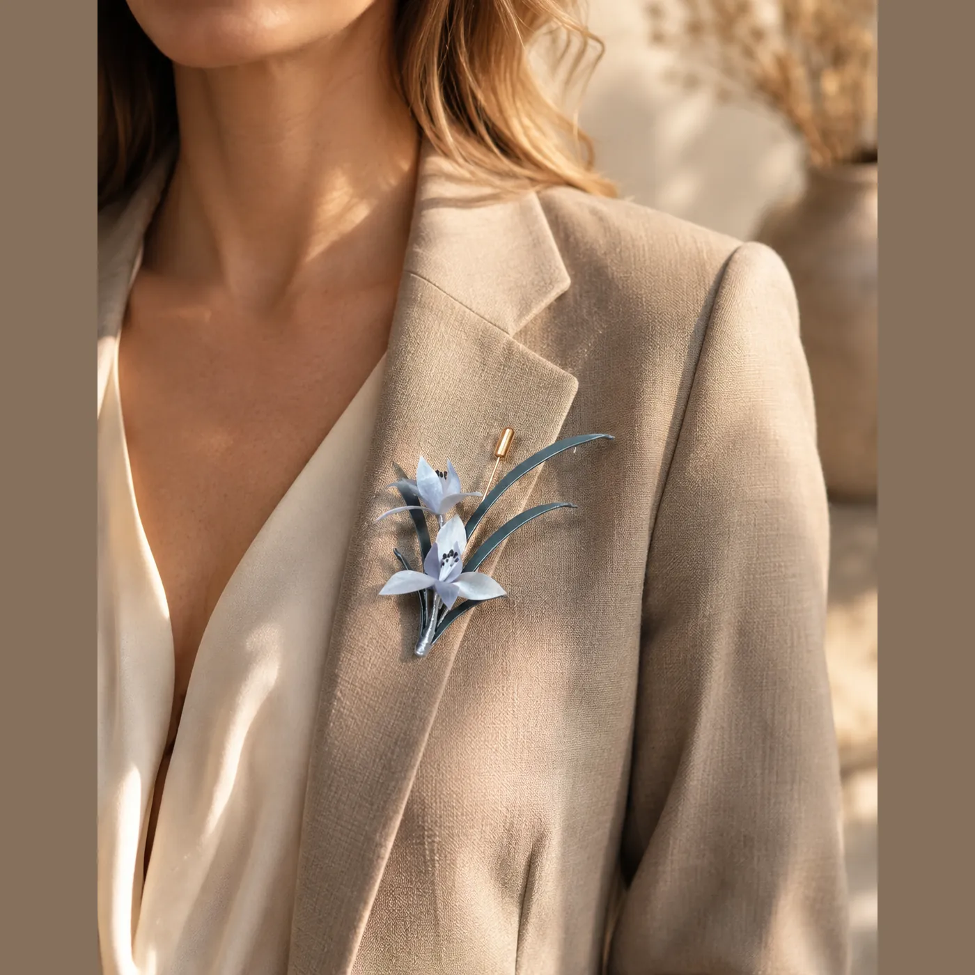 Three-Color Floral Spray Ronghua Brooch detail 2
